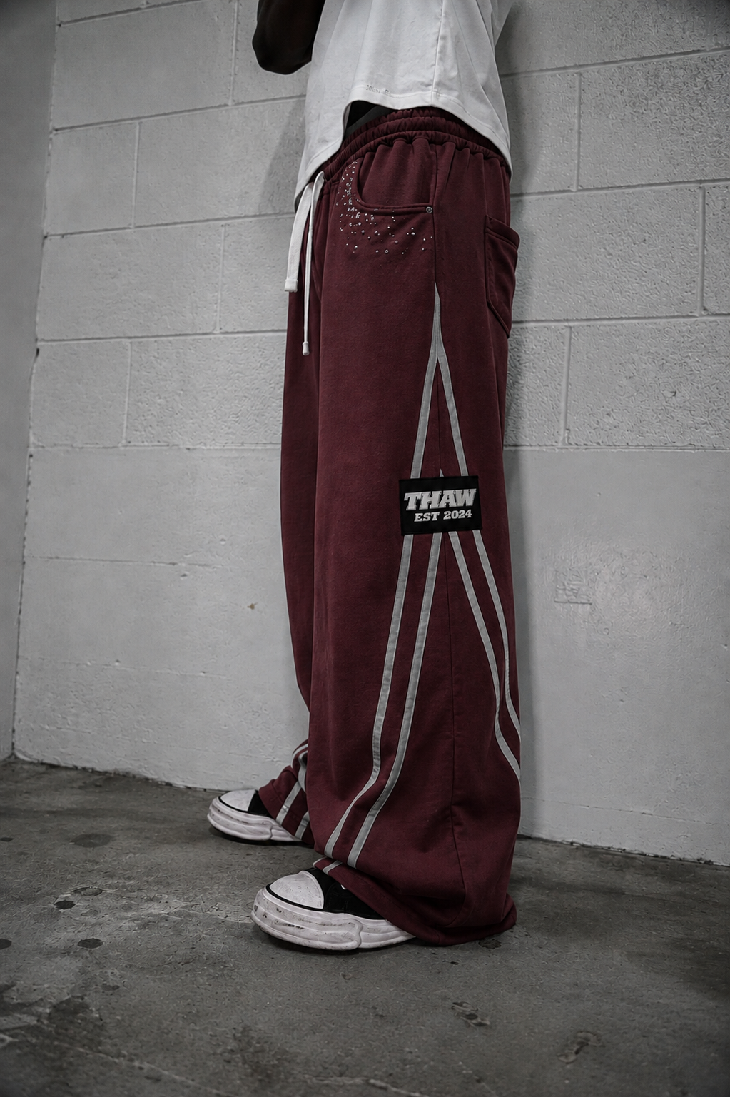 THAW STRIPES SWEATS